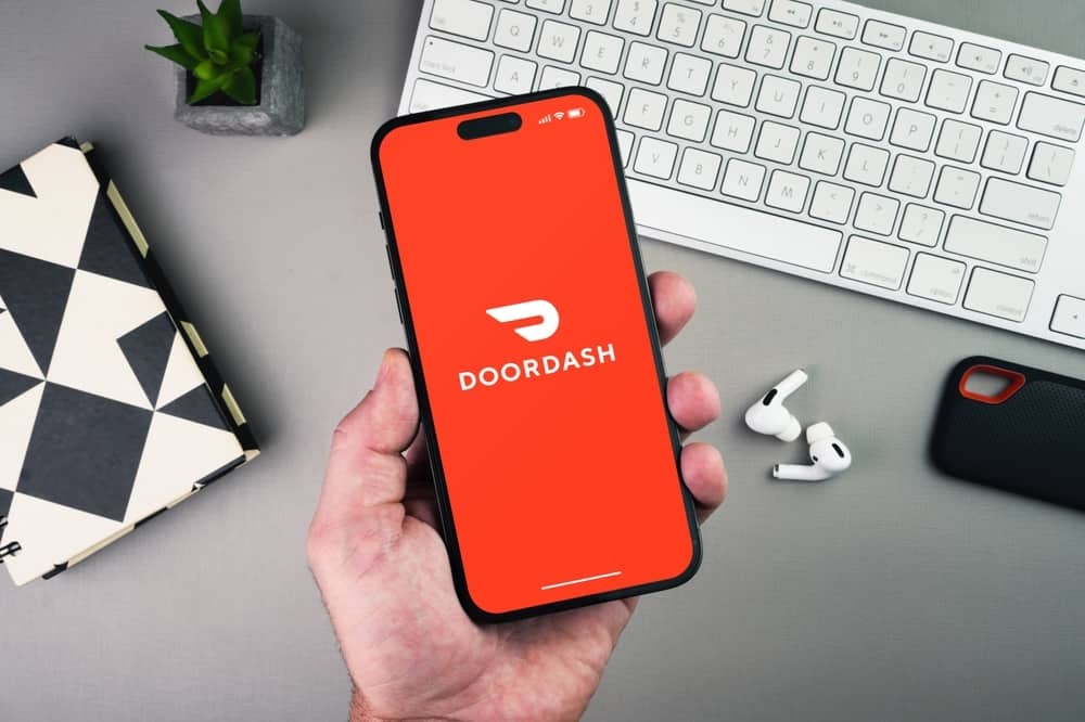 How Late Does DoorDash Deliver? (2023 Updated)